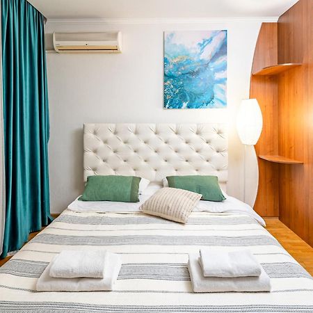 Just Another Comfy Apartment On The Main Squere. 2 Bedrooms, Own Heating, Ac リヴィウ エクステリア 写真