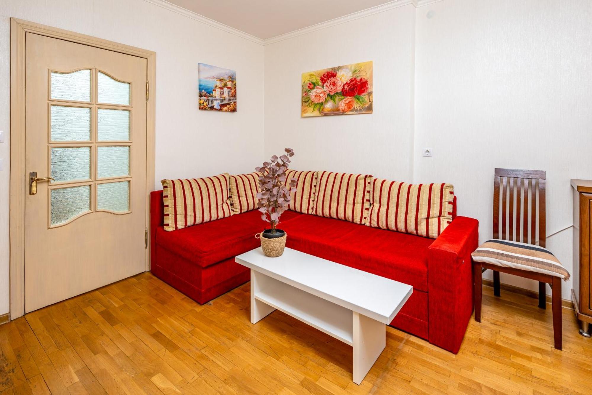 Just Another Comfy Apartment On The Main Squere. 2 Bedrooms, Own Heating, Ac リヴィウ エクステリア 写真