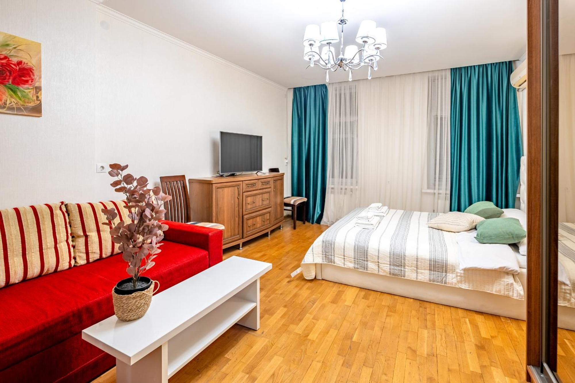 Just Another Comfy Apartment On The Main Squere. 2 Bedrooms, Own Heating, Ac リヴィウ エクステリア 写真