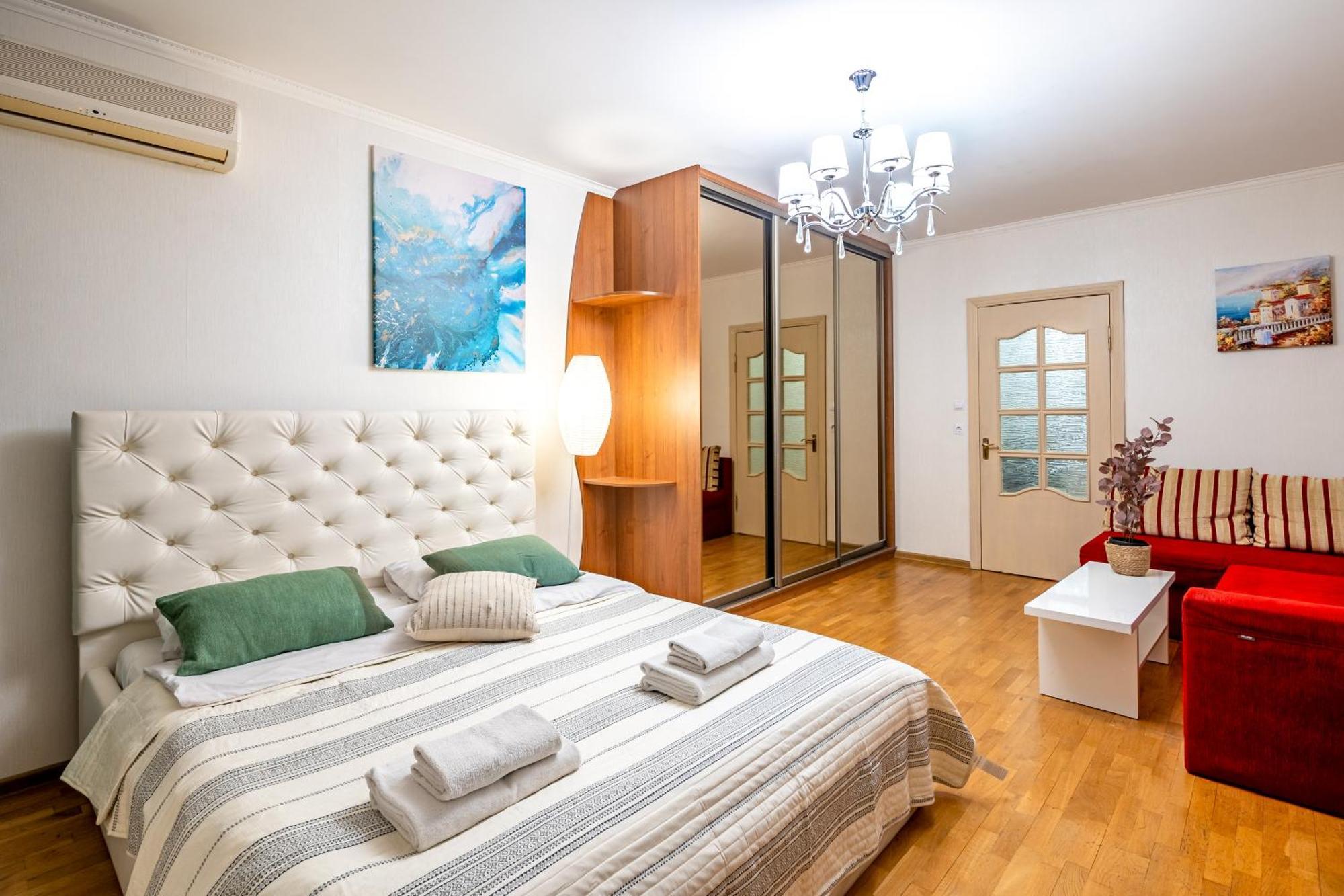 Just Another Comfy Apartment On The Main Squere. 2 Bedrooms, Own Heating, Ac リヴィウ エクステリア 写真
